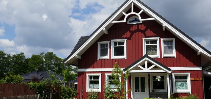 Maison en bois rouge